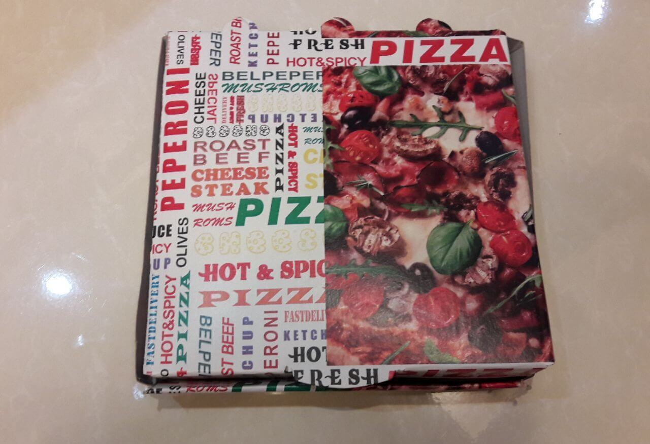 خرید جعبه پیتزا گلاسه قیمت عمده خرید جعبه پیتزا گلاسه قیمت عمده | کارتن پیتزا طرح عمومی در دوسایز مینی و بزرگ ، سفارش جعبه پیتزا ، خرید جعبه پیتزا کرافت - سایز ۲۳/۵ و ۲۷/۵